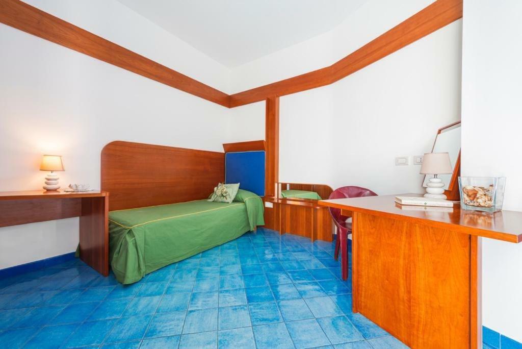 Lo Scoglio Hotel Marina del Cantone Kültér fotó